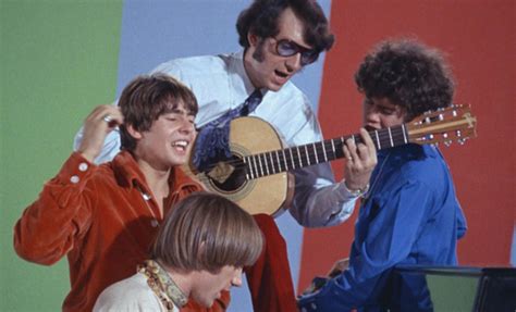  Qu'est-ce que The Monkees avec ses chansons pop endiablées et ses aventures loufoques en pleine effervescence culturelle ?